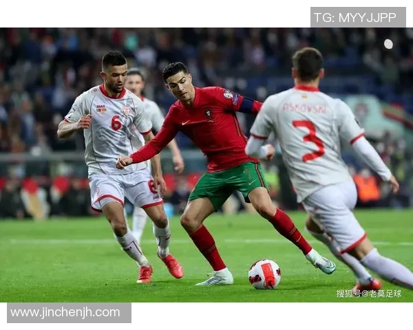 28岁足球明星的完美身材揭秘如何保持最佳竞技状态与健康生活方式